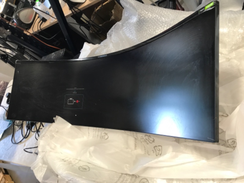 Photo 7 of SAMSUNG 49-inch Odyssey G9 Gaming Monitor | QHD, 240hz, 1000R Curved, QLED, NVIDIA G-SYNC & FreeSync | LC49G95TSSNXZA Model
