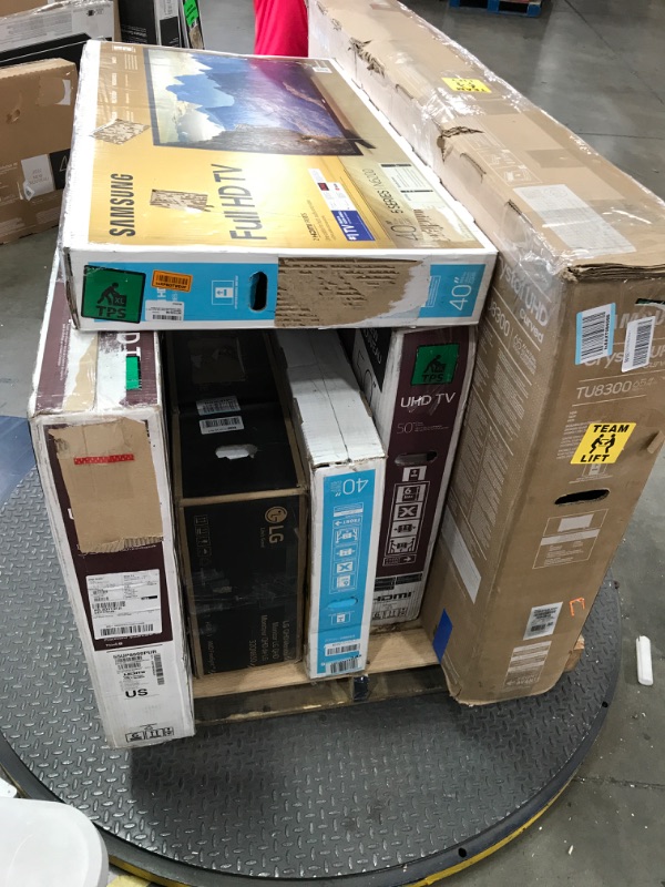 Photo 3 of PALLET OF 6 TVS AND OR  MONITORS NON FUNCTIONING  NO REFUNDS OR RETURNS 