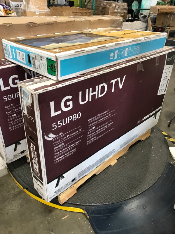 Photo 2 of PALLET OF 6 TVS AND OR  MONITORS NON FUNCTIONING  NO REFUNDS OR RETURNS 