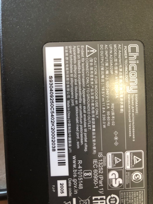 Photo 14 of MSI GS75 Stealth 10SF-609 17.3" Gaming Notebook - Core i7-10875H - 32GB RAM - 512GB SSD - 1920 x 1080 - NVIDIA GeForce RTX 2070 Max-Q - Windows 10 Pro - Matte Black with Gold Diamond