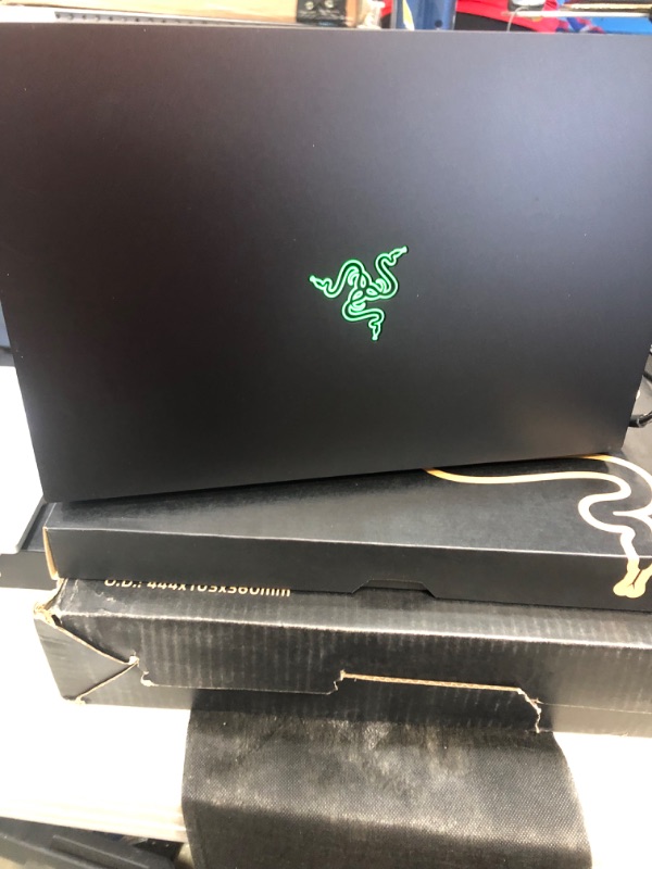 Photo 4 of Razer Blade 15 Advanced Gaming Laptop 2020: Intel Core i7-10875H 8-Core, NVIDIA GeForce RTX 2080 Super Max-Q, 15.6” FHD 300Hz, 16GB RAM, 1TB SSD, CNC Aluminum, Chroma RGB Lighting, Thunderbolt 3
