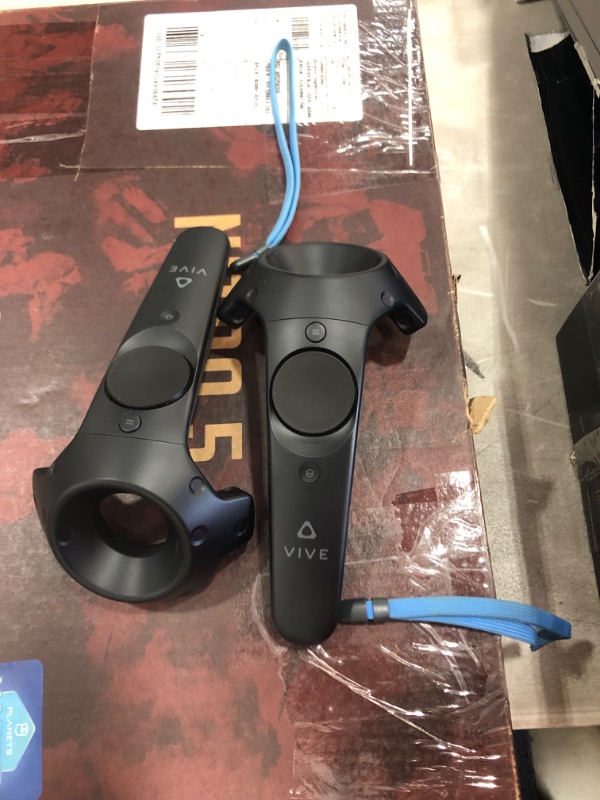 Photo 7 of HTC Vive Cosmos Elite Virtual Reality System - PC
