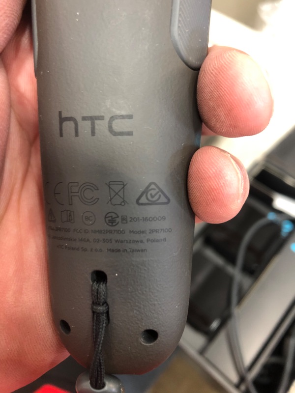 Photo 8 of HTC Vive Cosmos Elite Virtual Reality System - PC
