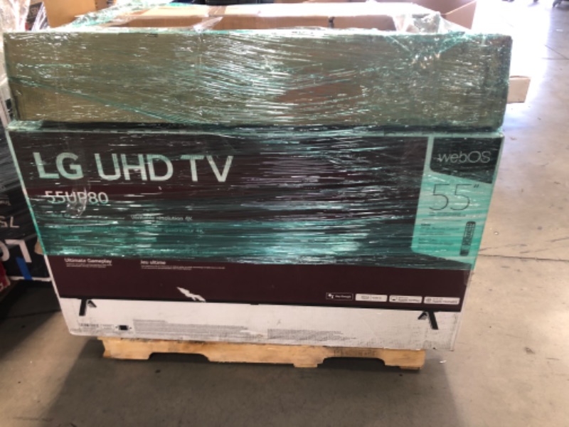 Photo 3 of PALLET OF 9 BROKEN TVS AND MONITORS, NO REFUNDS NO RETURNS 