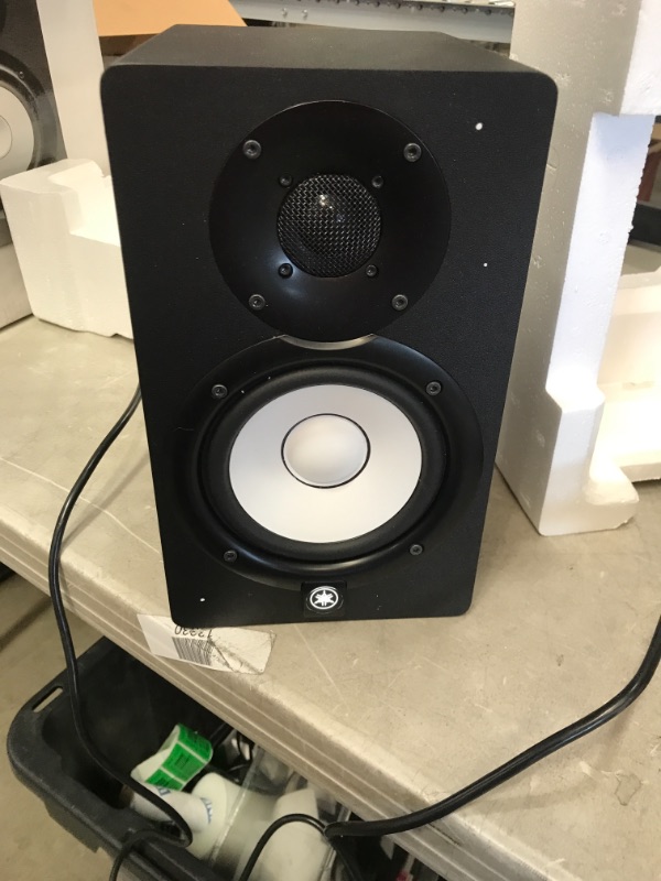 Photo 1 of Yamaha HS5 Powered Studio Monitor
