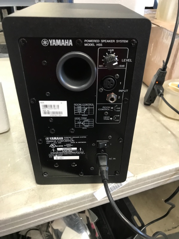 Photo 3 of Yamaha HS5 Powered Studio Monitor
