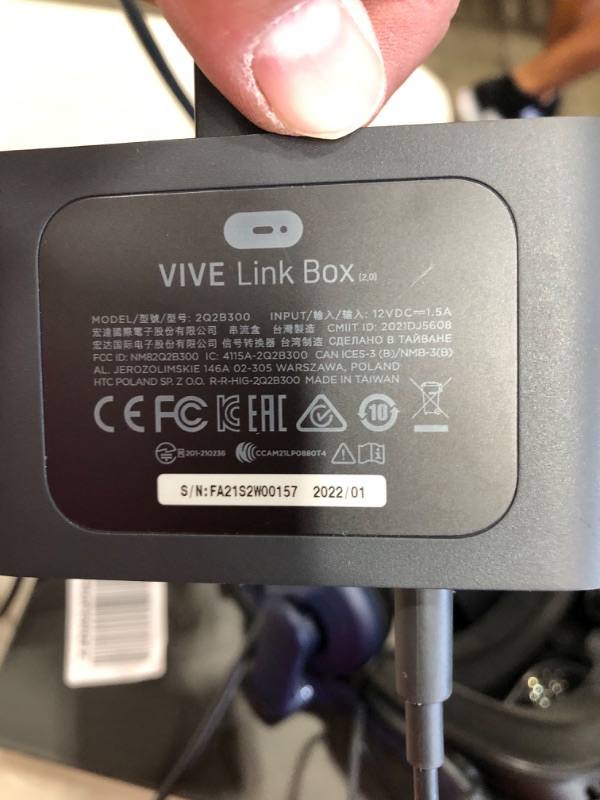 Photo 11 of HTC VIVE Pro 2 Virtual Reality System
