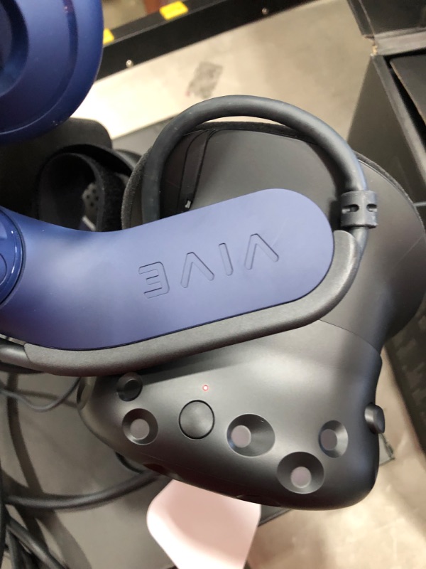 Photo 6 of HTC VIVE Pro 2 Virtual Reality System
