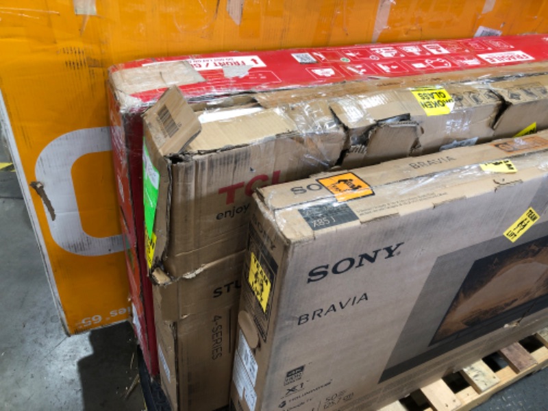 Photo 3 of MIXED PALLET OF DAMAGED TVS AND MONITOR***NO REFUNDS**MIXED SIZES