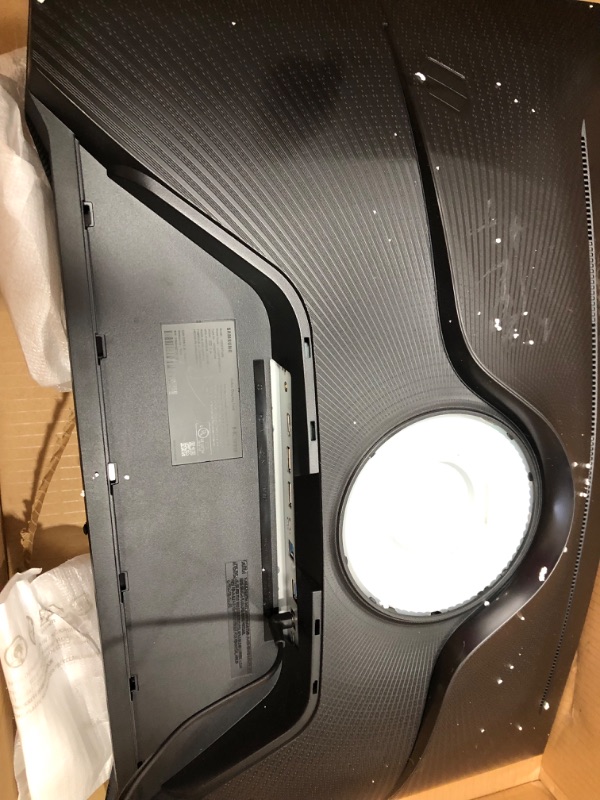 Photo 3 of **MINOR SCRATCHES ON BACK** SAMSUNG Odyssey G7 Series 32-Inch WQHD (2560x1440) Gaming Monitor, 240Hz, Curved, 1ms, HDMI, G-Sync, FreeSync Premium Pro (LC32G75TQSNXZA)
