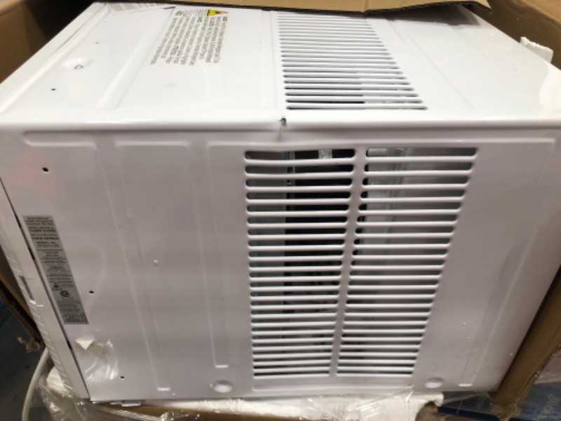 Photo 4 of **MOTOR DAMAGED* PARTS ONLY* Frigidaire 15,000 BTU Connected Window-Mounted Room Air Conditioner in White
