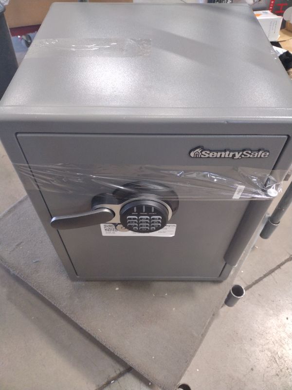 Photo 2 of **non-functional** Sentrysafe Sfw205gqc Fireproof Safe and Waterproof Safe with Digital Keypad 2.05