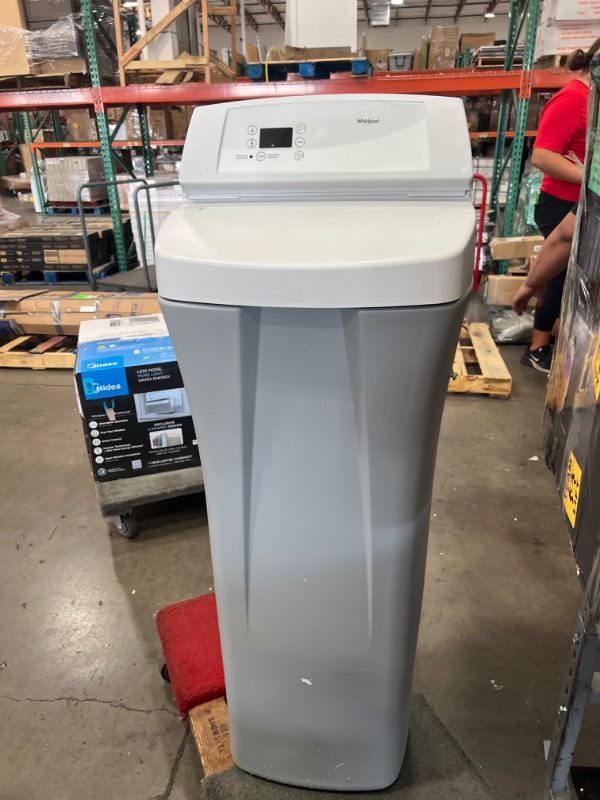 Photo 1 of **NOT FUNCTIONAL PARTS ONLY!!! Whirlpool WHES40E 40,000 Grain Water Softener (for 1-6+ People)
