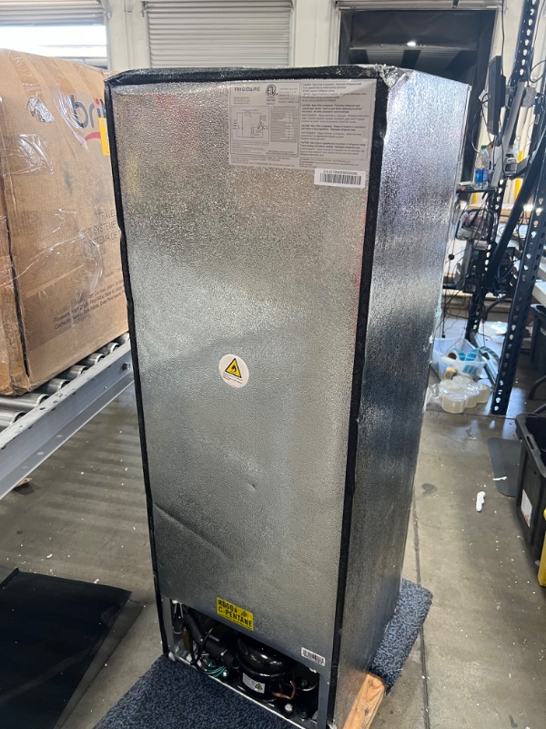 Photo 5 of **PARTS ONLY**
Frigidaire EFR451 2 Door Refrigerator/Freezer, 4.6 cu ft, Platinum Series, Stainless Steel, Double
MINOR DENTS IN THE CORNERS