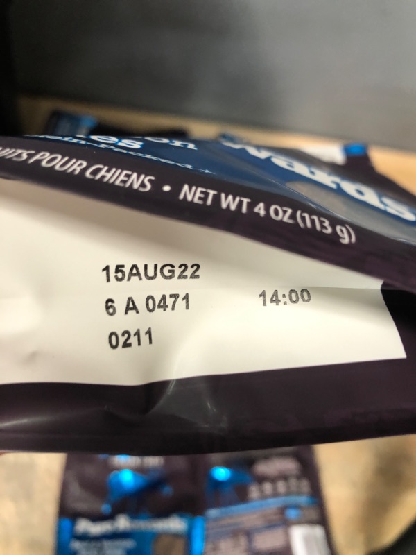 Photo 3 of **non refundable** WELLNESS Core Pure Rewards Grain-Free Beef & Venison Jerky Bites Dog Treats, 4 Ounce bag (88206) 3 pack exp Aug 22 
