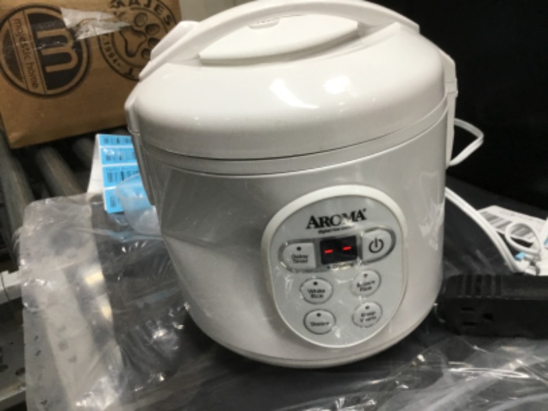 Photo 2 of Aroma Housewares 8-Cup (Cooked) (4-Cup UNCOOKED) Digital Rice Cooker and Food Steamer (ARC-914D),White
