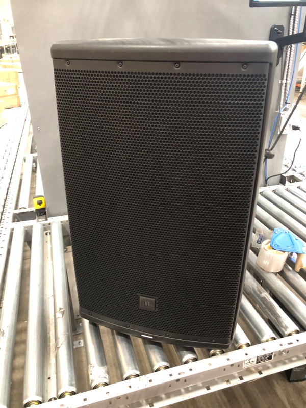 Photo 4 of Clearance JBL EON615 1,000W Powered 15" 2-Way Loudspeaker System With Bluetooth Control
