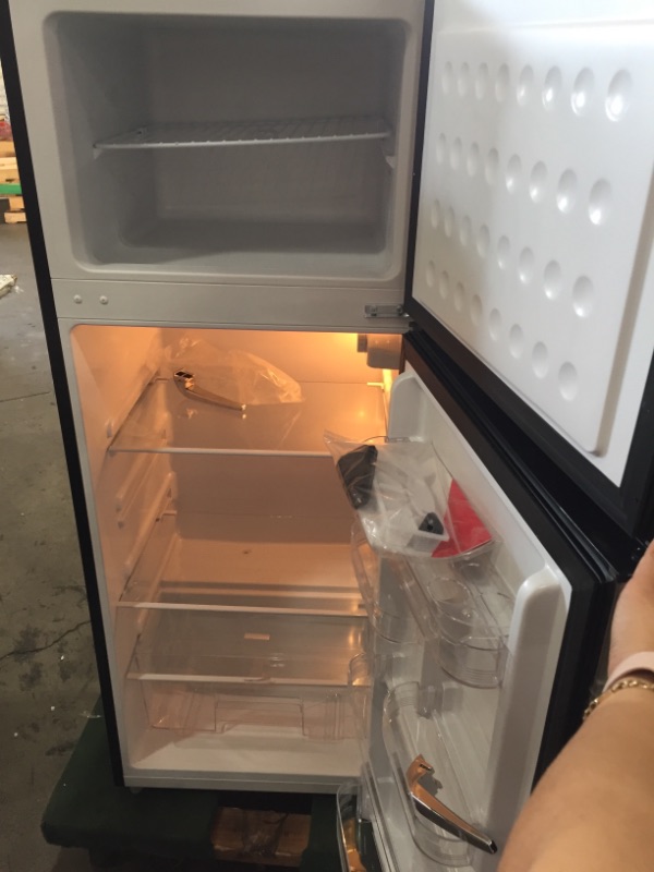 Photo 3 of **PARTS ONLY**
Frigidaire EFR751, 2 Door Apartment Size Refrigerator with Freezer, 7.2 cu ft, Platinum Series, Stainless Steel, 7.5
