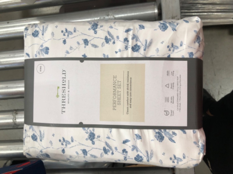 Photo 2 of 400 Thread Count Printed Performance Sheet Set - Threshold™
king 