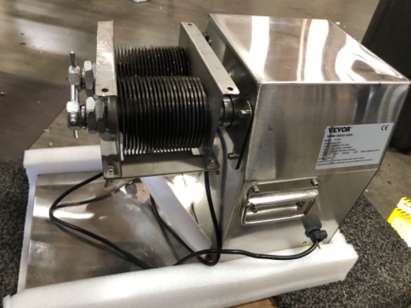 Photo 6 of ***PARTS ONLY*** VEVOR Commercial Meat Cutter Machine 1102 LB/H 3mm Stainless Steel with Pulley 800W Electric Food Cutting Slicer for Kitchen Restaurant Supermarket Market
