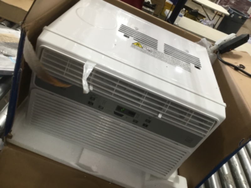 Photo 2 of Midea MAW08R1BWT 8,000 BTU Window AC W/Remote
