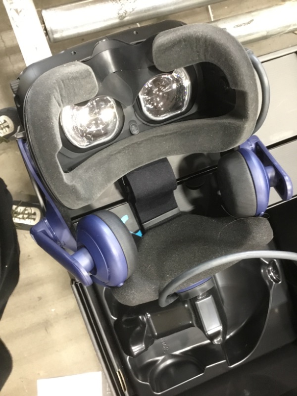 Photo 5 of HTC VIVE Pro 2 - Full Kit ***LIKE NEW***
