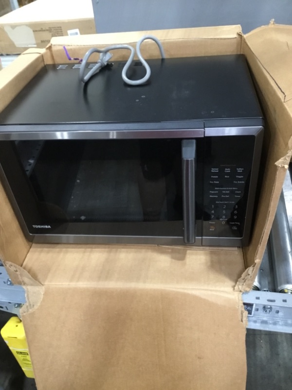 Photo 4 of **non functional** Toshiba ML2-EM12EA(BS) Microwave Oven with Smart Sensor, Eco Mode, and Sound On/Off function, 1.2Cu.ft/1100W, Black Stainless Steel
