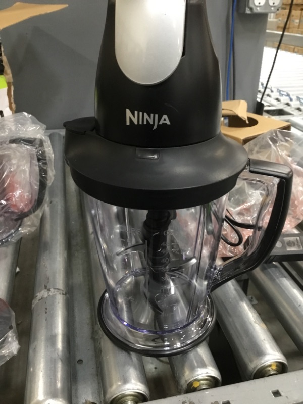 Photo 3 of Ninja QB1004 Blender/Food Processor with 450-Watt Base, 48oz Pitcher, 16oz Chopper Bowl, and 40oz Processor Bowl