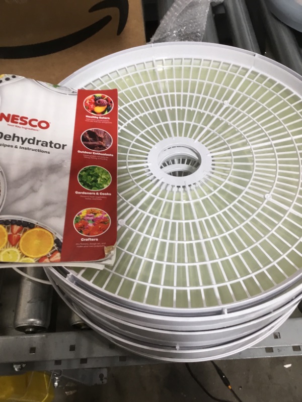 Photo 2 of Nesco FD-75A Snackmaster Pro Food Dehydrator