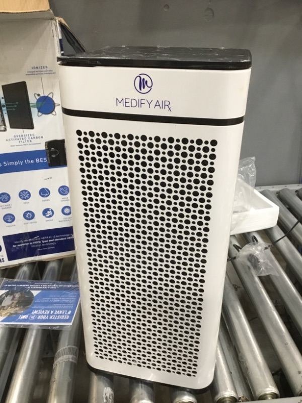 Photo 3 of Medify MA-40 Air Purifier with H13 True HEPA Filter | 840 sq ft Coverage Quiet 99.9% Removal to 0.1 Microns | White