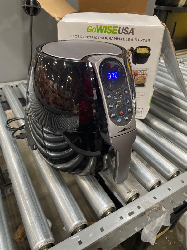 Photo 2 of GoWISE USA 3.7-Quart Programmable Air Fryer with 8 Cook Presets, GW22638 - Black
