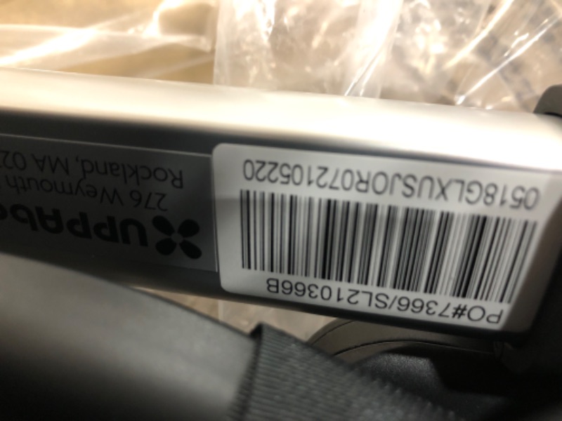 Photo 5 of 2018 UPPAbaby G-Luxe Stroller - Jordan (Charcoal/Silver)