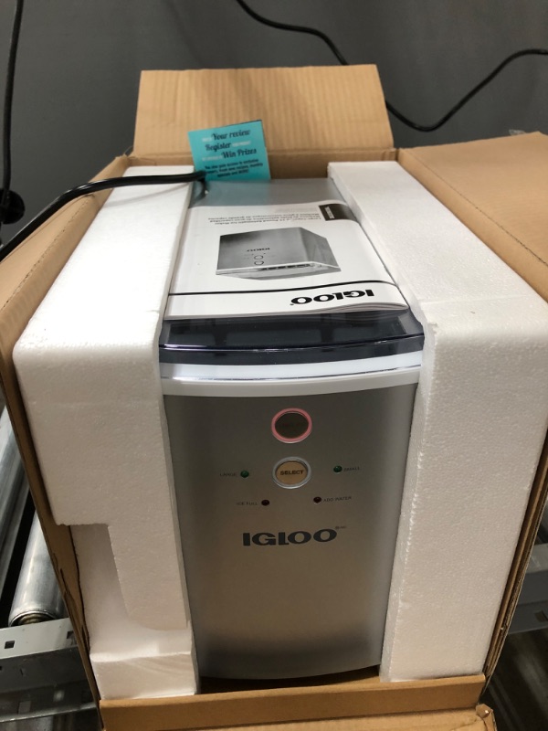 Photo 3 of TESTED POWERS ON*
Igloo Premium Countertop Ice Maker Machine, Portable Ice Maker, Produces 33 lbs. in 24 hrs. with Ice Cubes Ready in 6-8 Minutes, Comes with Ice Scoop and Basket
