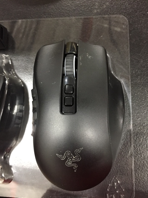 Photo 2 of Razer Naga Pro Wireless Optical Gaming Mouse with Interchangeable Side Plates in 2, 6, 12 Button Configurations. UNABLE TO TEST