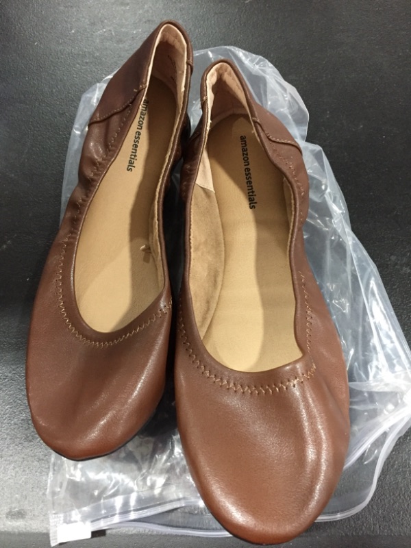 Photo 1 of AMAZON ESSENTAILS BROWN FLATS SIZE 9