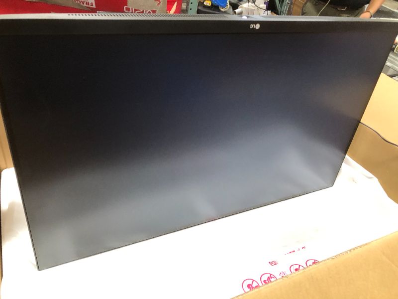 Photo 1 of LG - 32" IPS LED QHD FreeSync Monitor with HDR (HDMI, DisplayPort) - Black