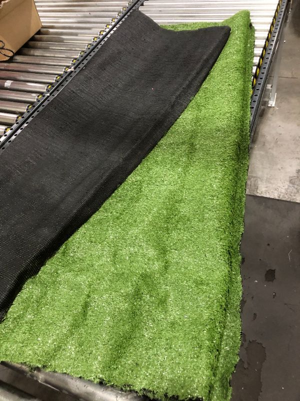 Photo 1 of Artifical Turf Rug Approx 5ft x 92"