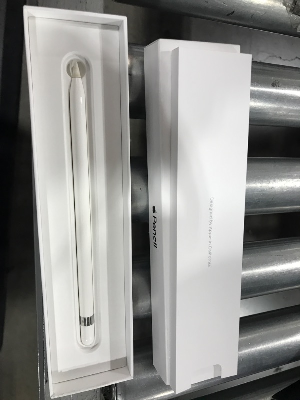 Photo 2 of Apple Pencil (1st Generation)
