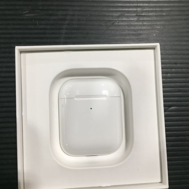 Photo 4 of Apple Wireless Charging Case for AirPods