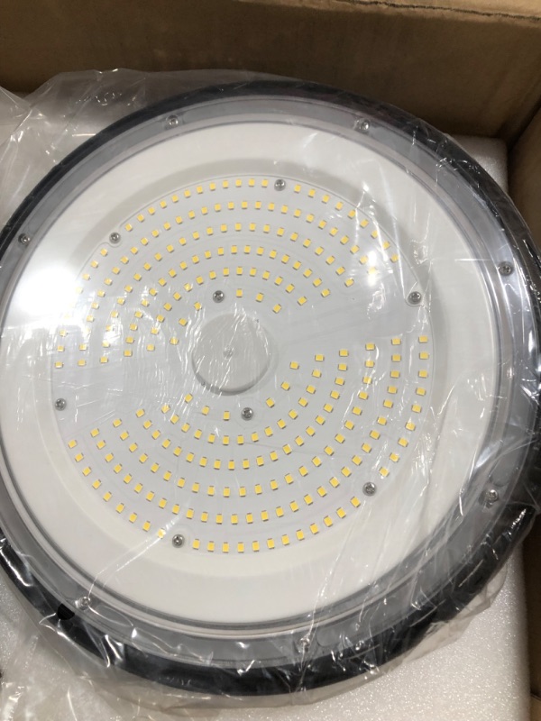 Photo 3 of HYPERLITE LED High Bay Light 150W 21,000lm 5000K 1-10V Dimmable UL Listed US Hook 5' Cable Alternative to 650W MH/HPS for Gym Factory Warehouse
