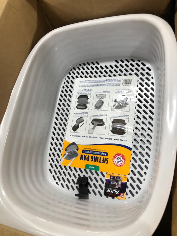 Photo 1 of Arm & Hammer Sifting Litter Pan - L