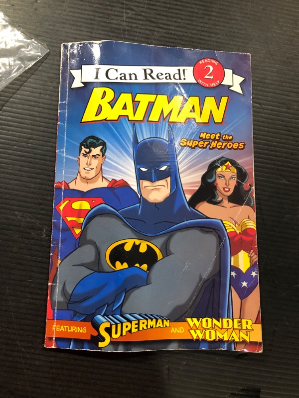 Photo 2 of Batman: Meet the Super Heroes (I Can Read Book ) Paperback – December 22, 2009
