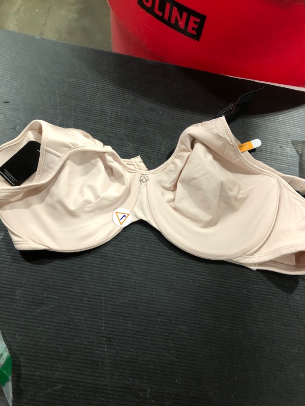 Photo 2 of Bali Passion for Comfort Minimizer Bra, Full-Coverage Underwire Bra with Seamless Cups, Everyday Bra, No-Bulge Smoothing
36DD