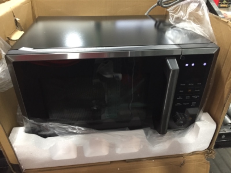 Photo 2 of *****COSMETIC DAMAGE TO ONE SIDE OF MICROWAVE****Toshiba ML2-EC10SA(BS) Multifunctional Microwave Oven with Healthy Air Fry