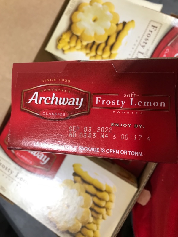 Photo 3 of 9 PACK OF Soft Frosty Lemon Archway Cookies 10 count
expired!! *09/03/2022*