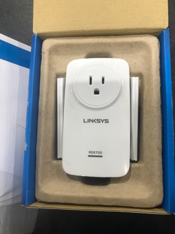 Photo 2 of Linksys AC1200 AMPLIFY Dual-Band Wi-Fi Range Extender