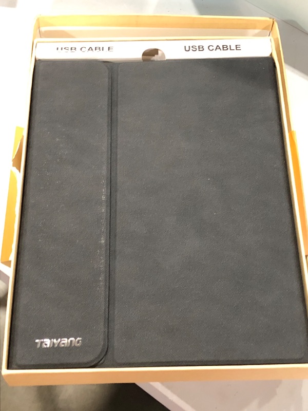 Photo 2 of iPad Pro 11 Case with Keyboard 2021