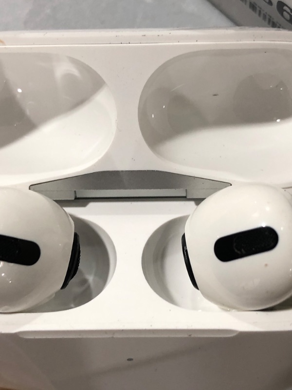 Photo 1 of Apple AirPods Pro