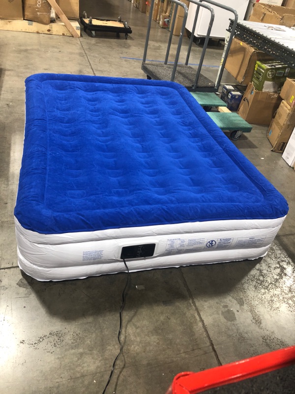 Photo 2 of Meldoz Queen Air Mattress with Built-in Pump, Double High Blow Up Mattress for Home, Camping & Guest, 3 Mins Quick Inflate, Inflatable Air Bed with Water Resistant Flocked Top - 16 Inch Queen 16 Inch