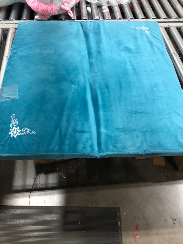 Photo 1 of 31X31 INCH DOG BED?